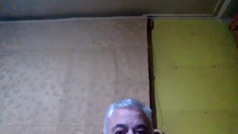 crmperez online show from August 5, 11:21 pm