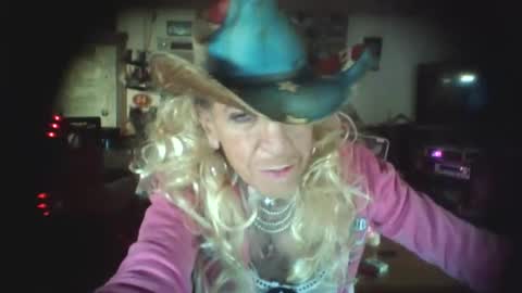 Crossdrsr19 online show from June 3, 11:56 am