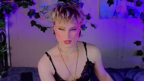 Ellio online show from July 2, 9:10 pm