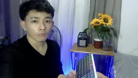 cute_enzo24 online show from June 20, 1:21 am