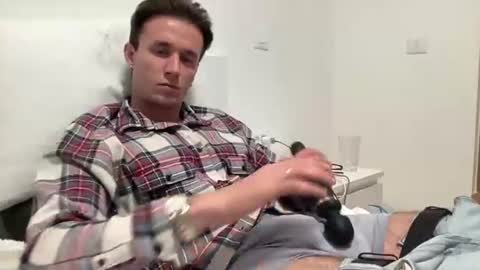 cute_skywalker online show from August 1, 7:35 pm