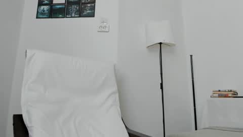 cuteeboy online show from August 3, 9:04 am