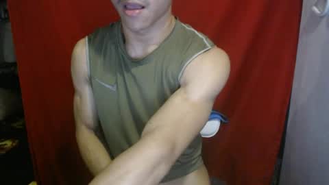 cutie_hunk69 online show from June 13, 3:15 am