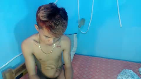 cutiewalter online show from April 30, 2:02 pm