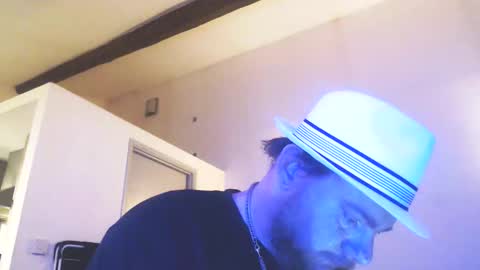 Cyrilhot88 online show from April 27, 4:20 am