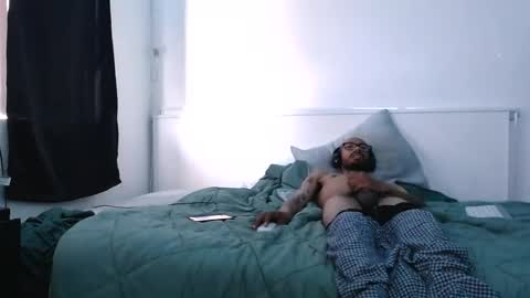 SkinnyTattedGuy online show from July 22, 6:55 pm