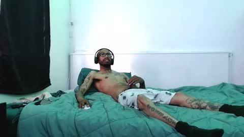 SkinnyTattedGuy online show from July 17, 6:47 pm