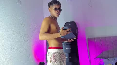 damar_felipe online show from June 12, 10:18 pm
