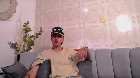damian_acosta_ online show from July 21, 5:42 am