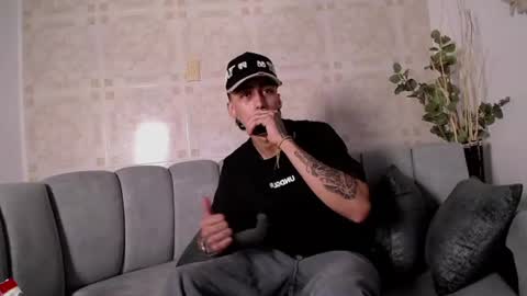 damian_acosta_ online show from July 25, 7:05 am