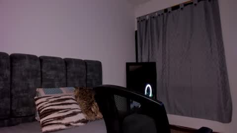 damian_acosta_ online show from July 23, 5:16 am