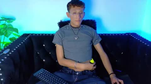 Damian  online show from April 25, 5:10 am