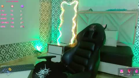 damian_tay online show from June 10, 12:18 pm
