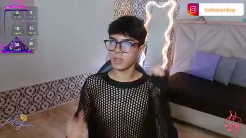 damian_tay1 online show from June 20, 11:59 am