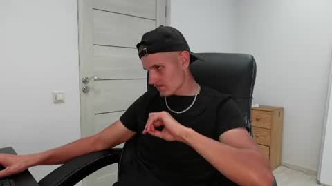 DAMIEN DALLAS online show from August 4, 5:17 pm