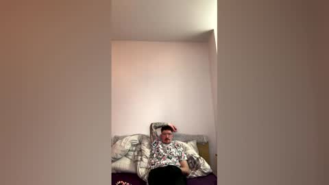 damo111694 online show from March 22, 8:14 pm