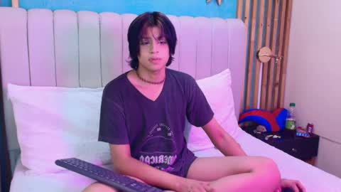 D A N online show from April 29, 11:11 pm