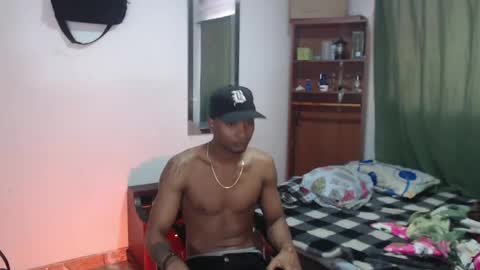 dani_brown19 online show from May 5, 1:24 pm