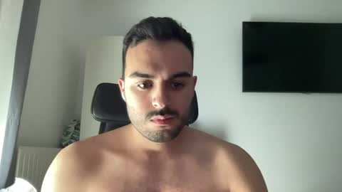 daniel_3827 online show from June 30, 1:23 pm