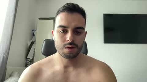 daniel_3827 online show from June 25, 6:51 am