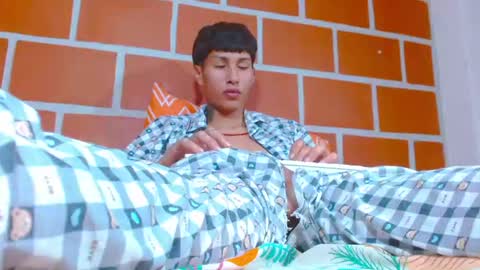 daniel_deluxx online show from June 11, 2:53 am