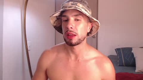 Daniel Savage Bubbleass online show from June 4, 7:03 am