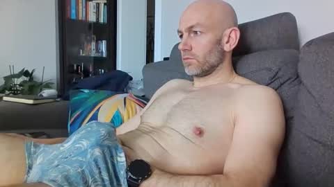 danny81boy online show from April 28, 7:02 am