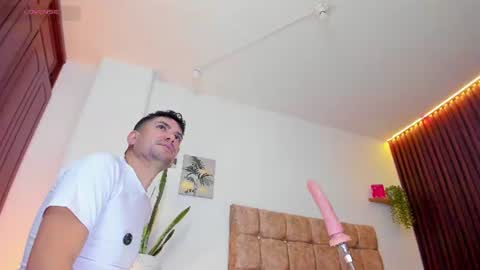 dante_leone online show from July 25, 1:08 pm