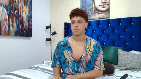 dantee_white18 online show from May 20, 8:59 pm