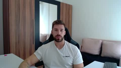 darius_94 online show from June 6, 8:09 am