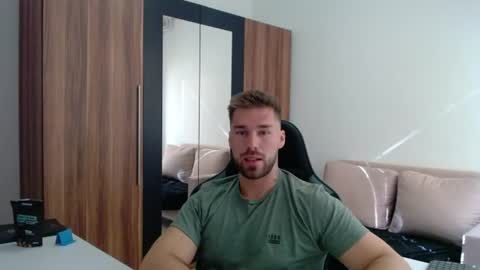 darius_94 online show from July 23, 6:21 am