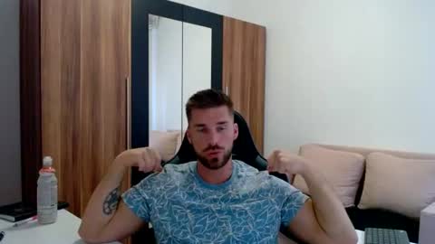 darius_94 online show from July 28, 3:43 pm