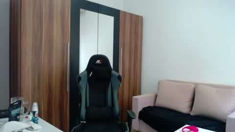 darius_94 online show from July 21, 10:39 am