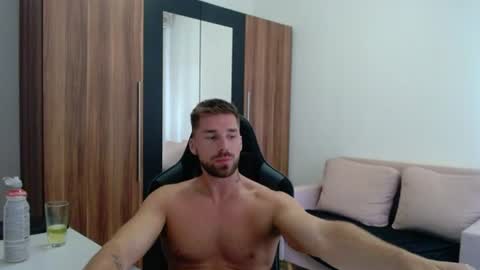 darius_94 online show from July 28, 11:17 am