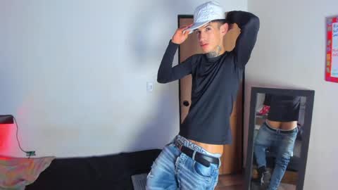 darwin_stark online show from May 10, 7:53 am