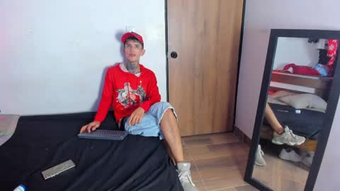 darwin_stark online show from May 7, 7:41 am