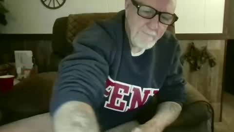 dave571960 online show from May 14, 10:24 am