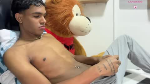 david_hot44 online show from May 7, 11:27 pm