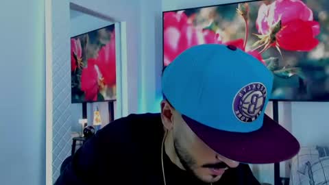 Hey im David that loves to explore and speak their fantasies. Very open talktative and nice. Feel free to chat with me online show from August 8, 12:39 am