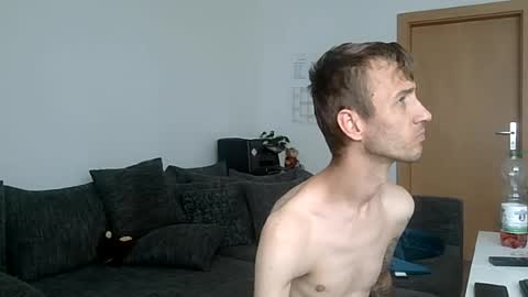 robert online show from June 25, 1:38 pm