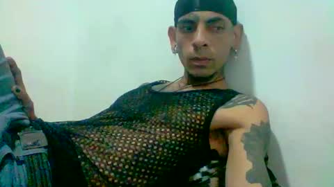 demon_rose_ online show from May 12, 3:37 am