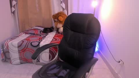 Dereck Boy online show from May 5, 3:52 am