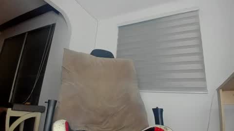 dereckhardd online show from June 28, 6:52 am