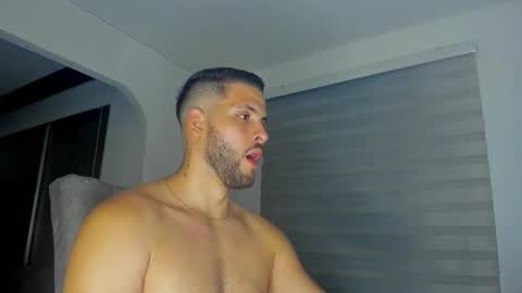 dereckhardd online show from May 10, 1:51 am