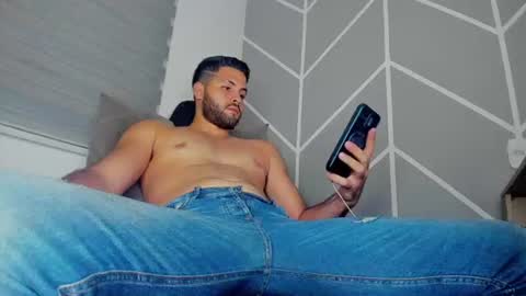 dereckhardd online show from July 17, 5:58 am