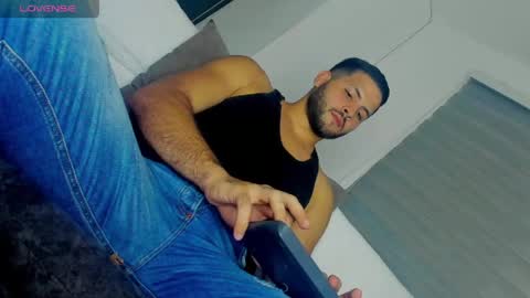 dereckhardd online show from May 16, 2:20 am