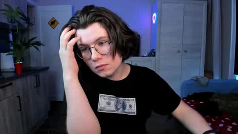 Derek online show from May 17, 6:04 pm