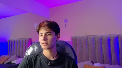 derek_sinn online show from May 16, 9:13 pm