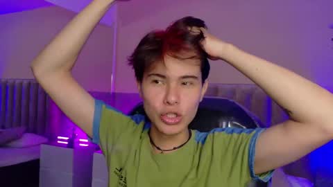 derek_sinn online show from May 5, 9:04 pm