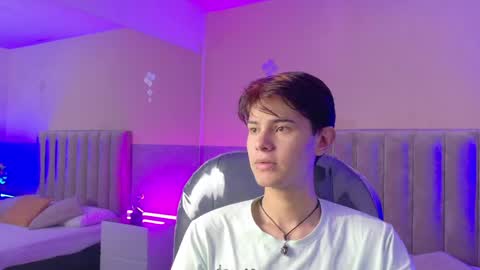 derek_sinn online show from May 14, 8:29 pm